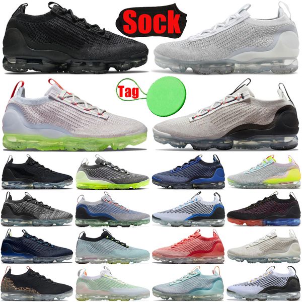 2021s mens womens running shoes triple white game royal racer blue day to night neon oatmeal men trainers sneakers top
2021s mens womens running shoes triple white game royal racer blue day to night neon oatmeal men trainers sneakers top