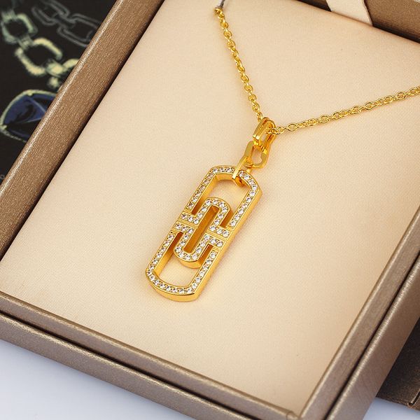 Gold Necklace for Women Luxury Necklaces Designer Jewelry Woman Paper Clip Shaped 18K Rose Gold Silver Diamond Chains Jewellry Lady Girl Birthday Party Gift
Gold Necklace for Women Luxury Necklaces Designer Jewelry Woman Paper Clip Shaped 18K Rose Gold Silver Diamond Chains Jewellry Lady Girl Birthday Party Gift