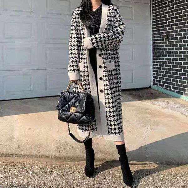 sweaters fall 2022 hand tanden gebreide lange vest vrouwen lange mouwen singlebreasted vhals riem vintage mode top, White;black
sweaters fall 2022 hand tanden gebreide lange vest vrouwen lange mouwen singlebreasted vhals riem vintage mode top, White;black