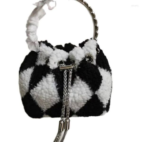 shoulder bags fluffy handbags for women fur bag quality bucket diamonds female personalized tassels chains crossbady
shoulder bags fluffy handbags for women fur bag quality bucket diamonds female personalized tassels chains crossbady