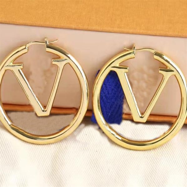 2022 new designer hoop earring fashion v earring for women titanium steel s925 silver stud earrings3215, Golden;silver
2022 new designer hoop earring fashion v earring for women titanium steel s925 silver stud earrings3215, Golden;silver