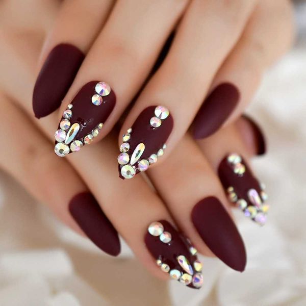 false nails 3d shinning rhinestones matte burgundy stiletto fake nails oval almond pointed frosted press on designs false wear nail j230419, Red;gold
false nails 3d shinning rhinestones matte burgundy stiletto fake nails oval almond pointed frosted press on designs false wear nail j230419, Red;gold