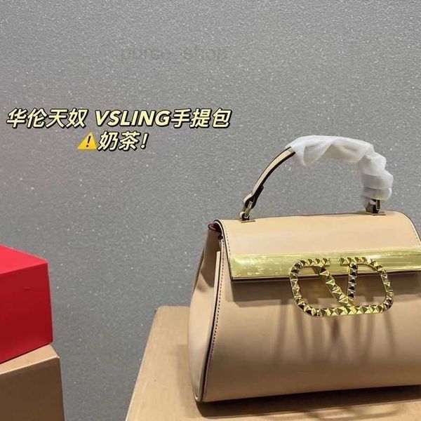 da designer evening bag the classy valentinoes high-end version same model and new appearance vsling handbag with high 9kuo lady purse
da designer evening bag the classy valentinoes high-end version same model and new appearance vsling handbag with high 9kuo lady purse