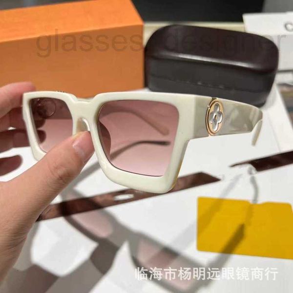 sunglasses designer new sunglasses, advanced sense, protection, women's fashion, ins style, large frame explosion-proof, uv shading ghv, White;black
sunglasses designer new sunglasses, advanced sense, protection, women's fashion, ins style, large frame explosion-proof, uv shading ghv, White;black