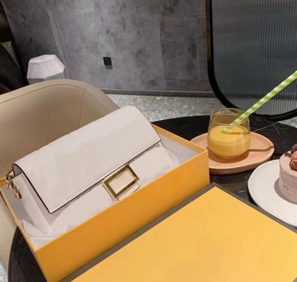 2023 women handbag luxury brand designer shoulder fashion 5a bag chain lambskin and metal hardware crossbody bags will never fade wallet wit, Black;red
2023 women handbag luxury brand designer shoulder fashion 5a bag chain lambskin and metal hardware crossbody bags will never fade wallet wit, Black;red
