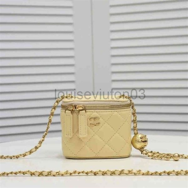 designer channel handbag fashion even bag mens woman lattice messenger chain small mini makeup golden ball box luxurious bucket sh230l
designer channel handbag fashion even bag mens woman lattice messenger chain small mini makeup golden ball box luxurious bucket sh230l