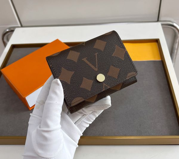 fashion designer wallets luxury womens short purses flowers letters small credit card holder ladies plaid money clutch bags with original bo, Red;black
fashion designer wallets luxury womens short purses flowers letters small credit card holder ladies plaid money clutch bags with original bo, Red;black