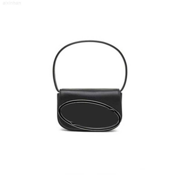d shoulder bags designer underarm bag women's summer niche design shoulder jingle bag simple versatile contrast underarm handbag 220901
d shoulder bags designer underarm bag women's summer niche design shoulder jingle bag simple versatile contrast underarm handbag 220901