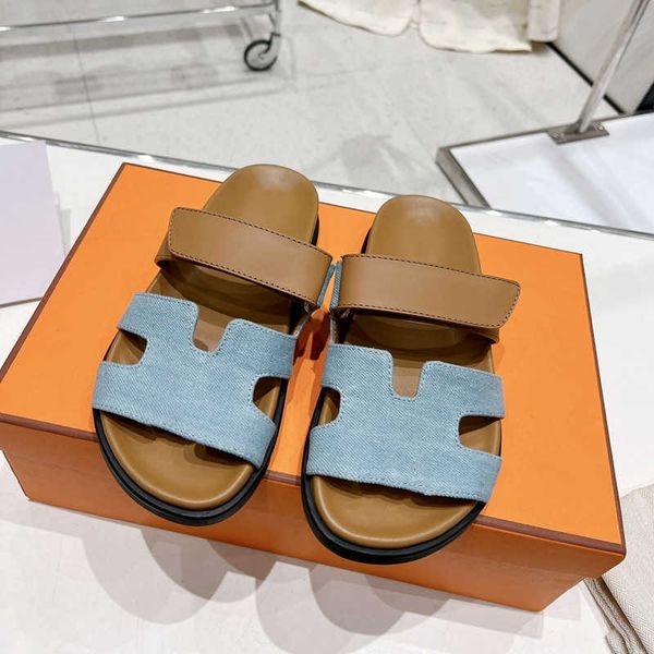 designer sandals chypre slippers beach classic flat sandals luxury summer lady leather flip flops men women slides size 35-45, Black
designer sandals chypre slippers beach classic flat sandals luxury summer lady leather flip flops men women slides size 35-45, Black