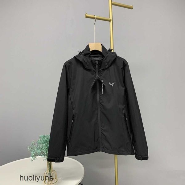 jacket arc 2023 teryx outlet casual wearing coats jackets spring men's sports long sleeve outwardly designer fashion windproof hooded a, Black;brown
jacket arc 2023 teryx outlet casual wearing coats jackets spring men's sports long sleeve outwardly designer fashion windproof hooded a, Black;brown