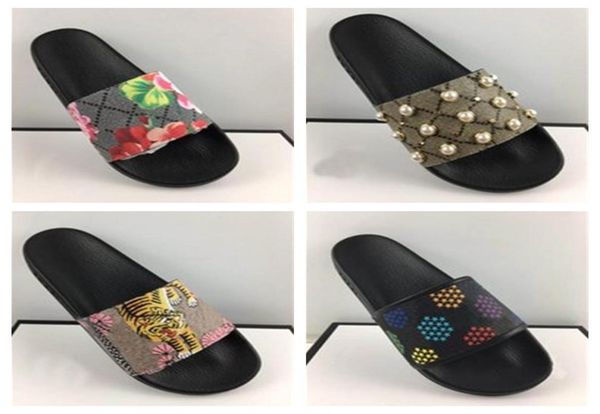 classic designer ladies slippers with box men039s slippers gear bottom flip flops ladies luxury sandals fashion casual leather 2532522, Black
classic designer ladies slippers with box men039s slippers gear bottom flip flops ladies luxury sandals fashion casual leather 2532522, Black