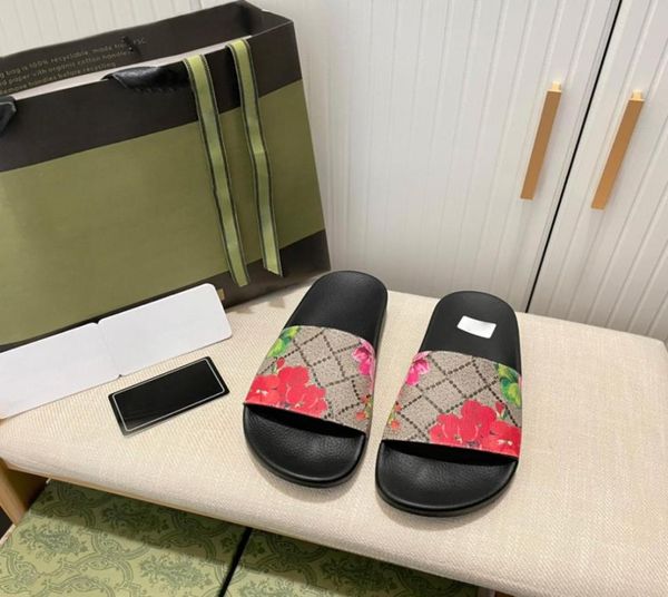 2022 summer designer slippers for mens women letters print flat slipper fashion google popular rubber sandal trendy beach shoes mu6891745, Black
2022 summer designer slippers for mens women letters print flat slipper fashion google popular rubber sandal trendy beach shoes mu6891745, Black