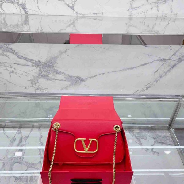 grade bag classy valentinoes designer women's light evening luxury trend high big rivet chain versatile handheld crossbody fashion size
grade bag classy valentinoes designer women's light evening luxury trend high big rivet chain versatile handheld crossbody fashion size