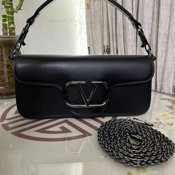 evening bag classy valentinoes handheld loco spring designer fashion big v-button and metal chain summer new small square women's shoul
evening bag classy valentinoes handheld loco spring designer fashion big v-button and metal chain summer new small square women's shoul