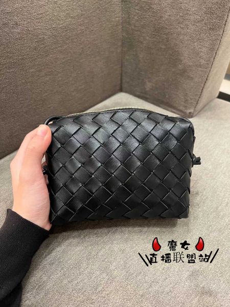 womens botegas purse loop shoulder designer tote bag camera bags luxurys small one woven crossbody leather handbag hf64
womens botegas purse loop shoulder designer tote bag camera bags luxurys small one woven crossbody leather handbag hf64