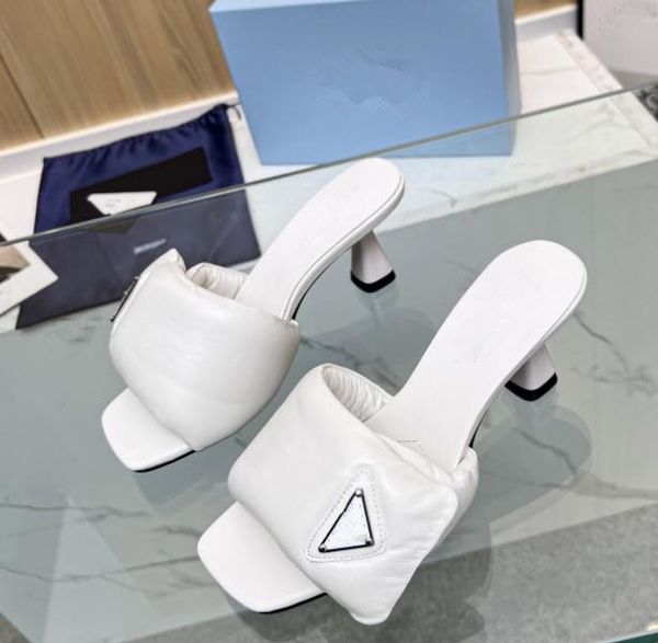 Designer triangl women high heels sandals and Slippers flip-flops bread chunky ladies high-heeled casual black white Ladies banquet holiday Sandals
Designer triangl women high heels sandals and Slippers flip-flops bread chunky ladies high-heeled casual black white Ladies banquet holiday Sandals