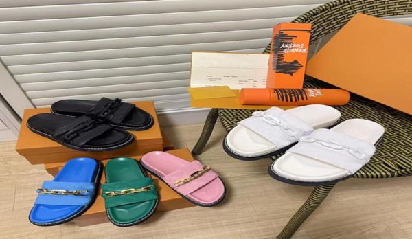 designer sunset comfort slippers pool pillow comfort flat slipper metal chain sandal embossed letter calfskin sandals fashion plat9972778, Black
designer sunset comfort slippers pool pillow comfort flat slipper metal chain sandal embossed letter calfskin sandals fashion plat9972778, Black