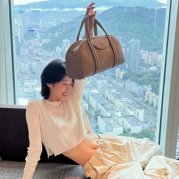 tote bags songmonts bowling bag songjia series boston headband layer cowhide new designer one shoulder handbag 230419
tote bags songmonts bowling bag songjia series boston headband layer cowhide new designer one shoulder handbag 230419