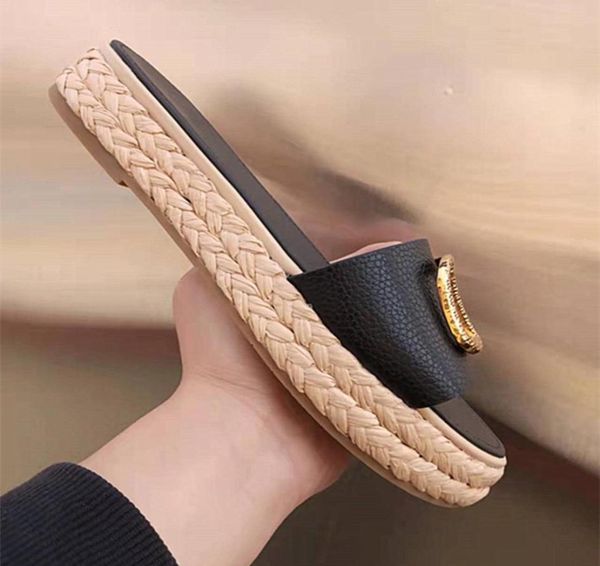classic fashion designer women039s slippers thick soled hemp rope platform letter leather sandals slide beach shoe7591849, Black
classic fashion designer women039s slippers thick soled hemp rope platform letter leather sandals slide beach shoe7591849, Black