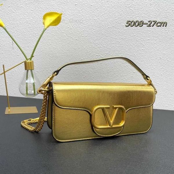 quality designer underarm evening bag high classy valentinoes large metal chain women's handbag punk style portable shoulder versatile
quality designer underarm evening bag high classy valentinoes large metal chain women's handbag punk style portable shoulder versatile