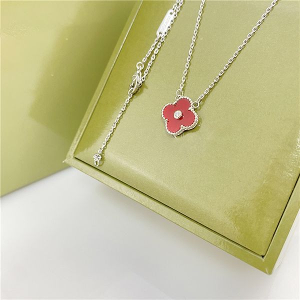 Popular Branded Vintage Womens Gold Clover Necklace Designer Luxury Jewelries Iconic Mother-Of-Pearl Jewelry Four-Leaf Clover Fashion Valentine's Gift Without Box
Popular Branded Vintage Womens Gold Clover Necklace Designer Luxury Jewelries Iconic Mother-Of-Pearl Jewelry Four-Leaf Clover Fashion Valentine's Gift Without Box
