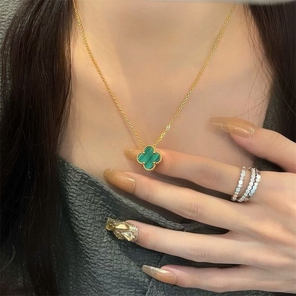 Classic hot 4/Four Leaf Clover Girl Necklaces designer cleef bracelet Clover women Pendant Luxury Designer 18K Gold Plated Jewelry Necklace Wedding Party
Classic hot 4/Four Leaf Clover Girl Necklaces designer cleef bracelet Clover women Pendant Luxury Designer 18K Gold Plated Jewelry Necklace Wedding Party