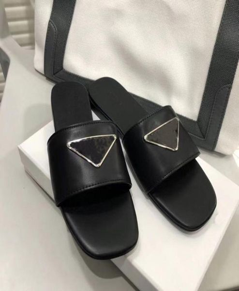2021 designer slippers women039s solid color flat bottomed mule slipper fashion summer leather sole 35401324124, Black
2021 designer slippers women039s solid color flat bottomed mule slipper fashion summer leather sole 35401324124, Black