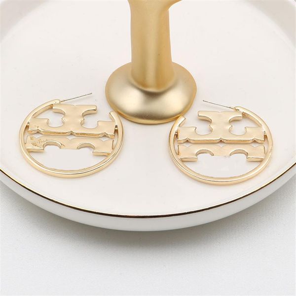 fashion women 18k gold plated designer ear stud earrings brand designers round geometry letters crystal rhinestone earring wedding217i, Golden;silver
fashion women 18k gold plated designer ear stud earrings brand designers round geometry letters crystal rhinestone earring wedding217i, Golden;silver