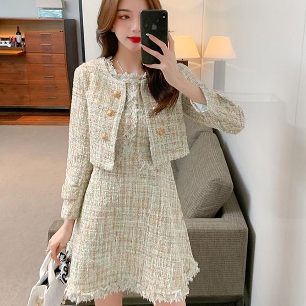 dress 2021 new autumn small fragrance tweed 2 piece set women elegant short jacket coat + mini tank tassel wool blend dress suits, White
dress 2021 new autumn small fragrance tweed 2 piece set women elegant short jacket coat + mini tank tassel wool blend dress suits, White