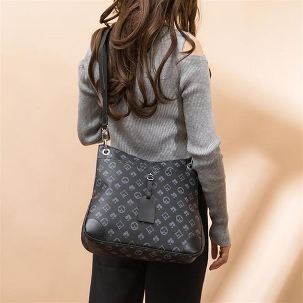 whole factory ladies leathers shoulder bags elegant printing retro bucket bag elegant atmosphere contrast handbags simple joke246t
whole factory ladies leathers shoulder bags elegant printing retro bucket bag elegant atmosphere contrast handbags simple joke246t