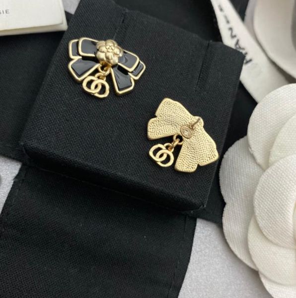 multi-style 18k gold-plated luxury bow dripping oil stud brand designer geometry famous women's crystal rhinestone earrings wedding par, Golden;silver
multi-style 18k gold-plated luxury bow dripping oil stud brand designer geometry famous women's crystal rhinestone earrings wedding par, Golden;silver