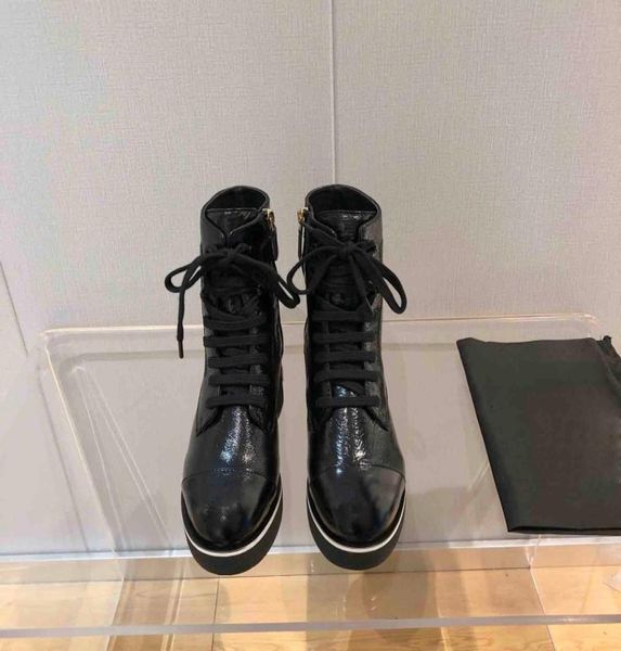 2022 genuine leather women lace up ankle boots women039s luxury brand designe boot 423040, Black
2022 genuine leather women lace up ankle boots women039s luxury brand designe boot 423040, Black