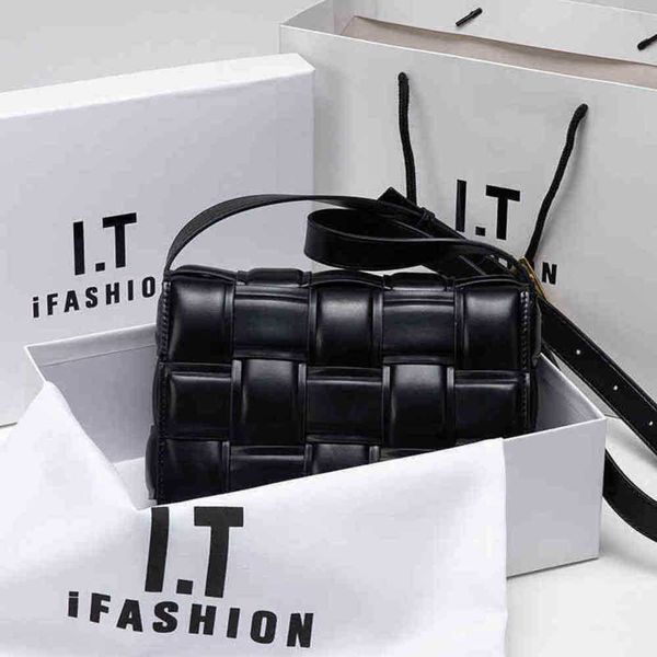designer bottegas bags venetas cassettes bottegasvenetass handbags cassettes leather same woven pillow single shoulder slant span small squ
designer bottegas bags venetas cassettes bottegasvenetass handbags cassettes leather same woven pillow single shoulder slant span small squ