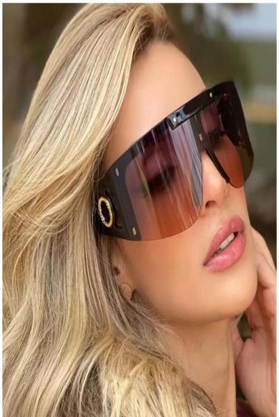 luxury designer sunglasses men women eyeglasses outdoor windproof eyewear pc frame fashion classic lady sun glasses mirrors6285589, White;black
luxury designer sunglasses men women eyeglasses outdoor windproof eyewear pc frame fashion classic lady sun glasses mirrors6285589, White;black
