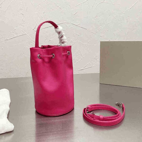b-letter crossbody bags drawstring mini bucket bags women designer bag fashion purse handbag popular luxury flap tote bag classic ladies wal
b-letter crossbody bags drawstring mini bucket bags women designer bag fashion purse handbag popular luxury flap tote bag classic ladies wal