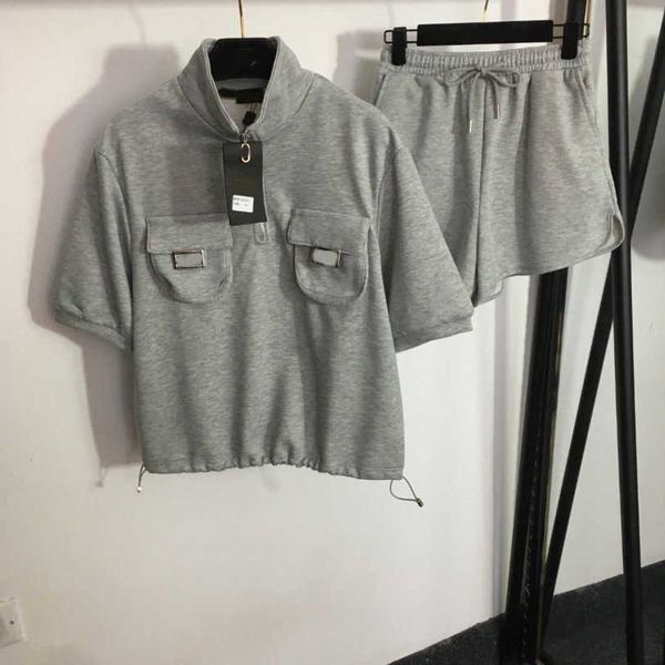 23ss casual suit womens designer clothing f metal buckle double pocket half zipper stand-up collar short sleeve drawstring elastic waist sho, White
23ss casual suit womens designer clothing f metal buckle double pocket half zipper stand-up collar short sleeve drawstring elastic waist sho, White