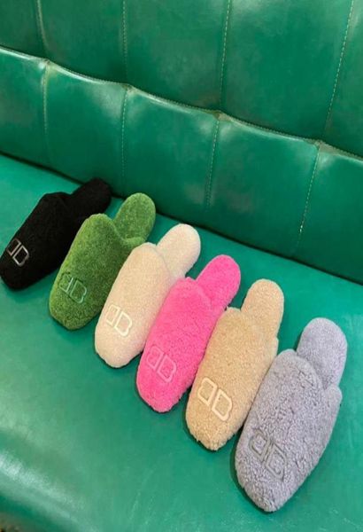 2021 woman flats wool slippers fashion women comfortable bb mules sandals r luxury brand ladies winter fur slides with 1211790, Black
2021 woman flats wool slippers fashion women comfortable bb mules sandals r luxury brand ladies winter fur slides with 1211790, Black