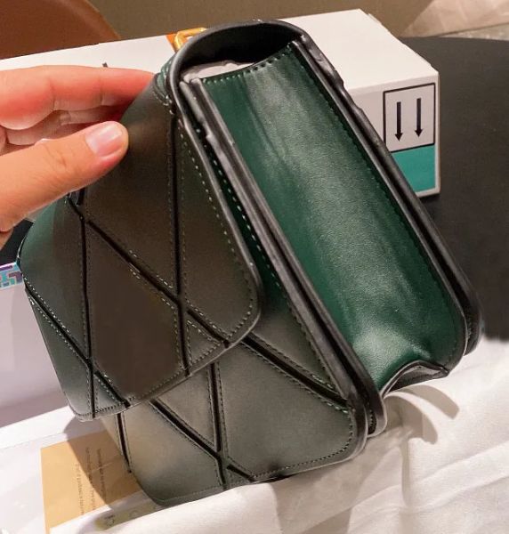 2023 luxury designer bag shoulder handbags fashion women wallets clutch totes crossbody cowhide chain organ bags ladies purse, Black;red
2023 luxury designer bag shoulder handbags fashion women wallets clutch totes crossbody cowhide chain organ bags ladies purse, Black;red