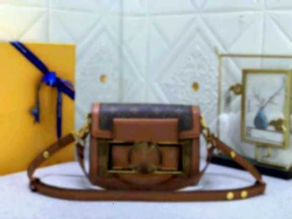 luxury quality brand designer micro metis chain saddle cross bag m46538 m44391 m44580 reverse monograms letter old flowers handbag shoulder, Black
luxury quality brand designer micro metis chain saddle cross bag m46538 m44391 m44580 reverse monograms letter old flowers handbag shoulder, Black