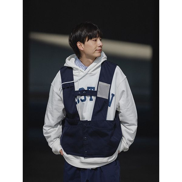 men's vests outdoor functional vest cityboy japanese streetwear fashion loose casual sleeveless jacket women waistcoat 230420, Black;white
men's vests outdoor functional vest cityboy japanese streetwear fashion loose casual sleeveless jacket women waistcoat 230420, Black;white