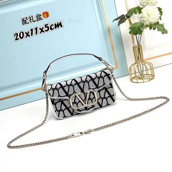 valentinoes bag classy designer canvas crossbody new evening one v-logo flip loco carrying handbag shoulder with matching printed square cha
valentinoes bag classy designer canvas crossbody new evening one v-logo flip loco carrying handbag shoulder with matching printed square cha