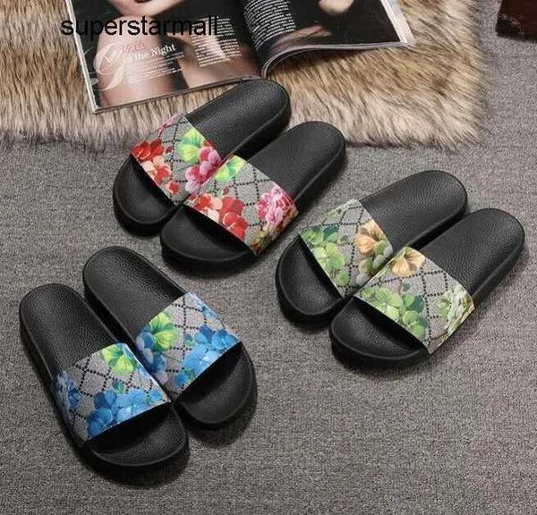 flat ggity 2021 flip designer g indoor sandals woman beach slides luxury house summer slippers flops with spike sandal with box, Black
flat ggity 2021 flip designer g indoor sandals woman beach slides luxury house summer slippers flops with spike sandal with box, Black
