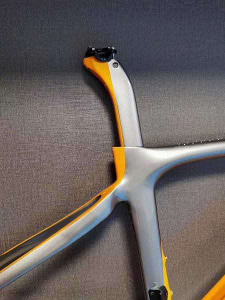 F10 Carbon Bike Frame White Road Bike Frame Colors Bicycle Frame T1100 Made In Taiwan Contact us for 50 USD Off, Silver
F10 Carbon Bike Frame White Road Bike Frame Colors Bicycle Frame T1100 Made In Taiwan Contact us for 50 USD Off, Silver
