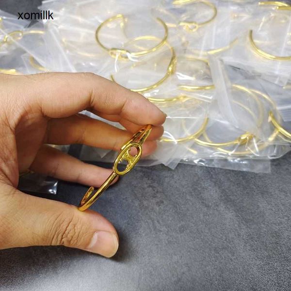 hermm designer bracelet arc de triomphe gold brass bracelet for women s light luxury elegant versatile and small style design minimalist han, Black
hermm designer bracelet arc de triomphe gold brass bracelet for women s light luxury elegant versatile and small style design minimalist han, Black