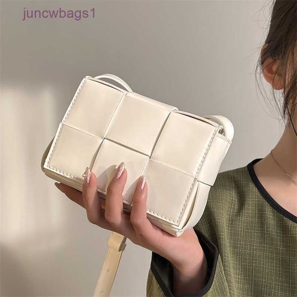 handbags designer venetas bottegas bags venetas cassette woven bag women's solid color splicing fashionable bean curd 2022 spring and s
handbags designer venetas bottegas bags venetas cassette woven bag women's solid color splicing fashionable bean curd 2022 spring and s