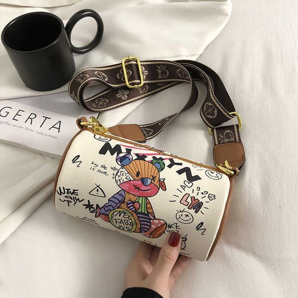 2023 newly arrived shoulder bags cartoon pattern designer fashion bag summer bear graffiti armpit cylinder broadband single messenger bag fe
2023 newly arrived shoulder bags cartoon pattern designer fashion bag summer bear graffiti armpit cylinder broadband single messenger bag fe