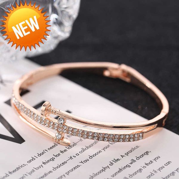 new diamond inlaid double t bracelet women's fashion versatile multicolor bracelet can be selected as a gift for girlfriend straight, Black
new diamond inlaid double t bracelet women's fashion versatile multicolor bracelet can be selected as a gift for girlfriend straight, Black