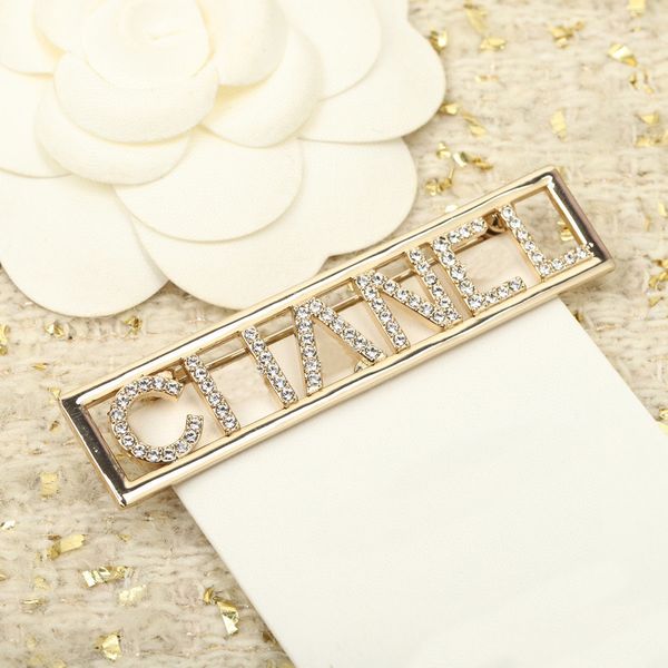 luxury quality charm brooch with diamond and words design in 18k gold plated have box stamp rectangle ps7877a, Golden
luxury quality charm brooch with diamond and words design in 18k gold plated have box stamp rectangle ps7877a, Golden