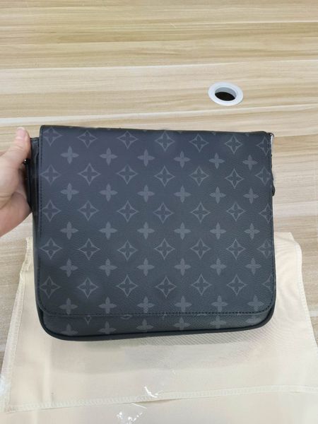 brand classic designer 2023 new fashion men messenger bags cross body bag school bookbag shoulder handbags man bags
brand classic designer 2023 new fashion men messenger bags cross body bag school bookbag shoulder handbags man bags