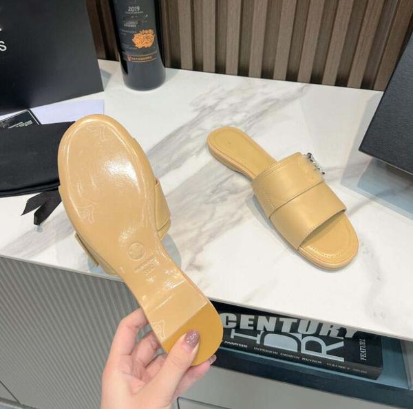 new fashion woman sandals slipper classic ladies summer beach house indoor flat flip flops with box, Black
new fashion woman sandals slipper classic ladies summer beach house indoor flat flip flops with box, Black